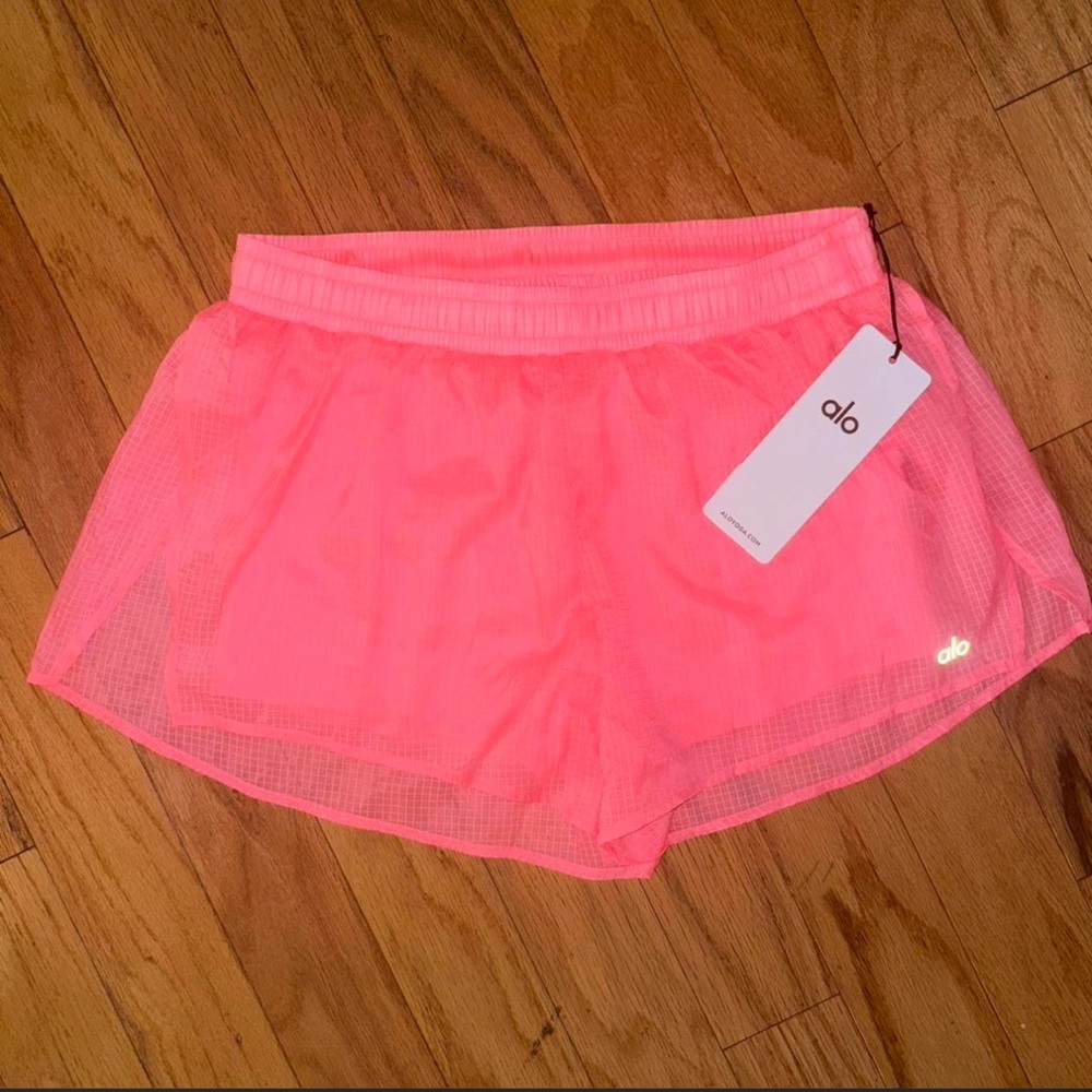 NWT Alo Game Time Shorts - NEON BUBBLEGUM - Picture 2 of 8
